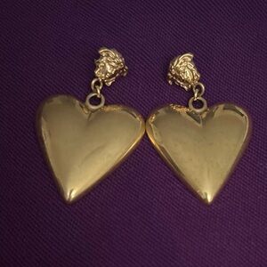 Used once. Beautiful Versace hearts earrings.